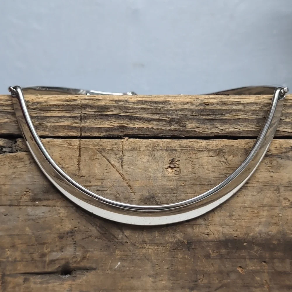 Sold!!! 💥💥💥Vintage Silver Choker Style Necklace - Picture 1 of 5